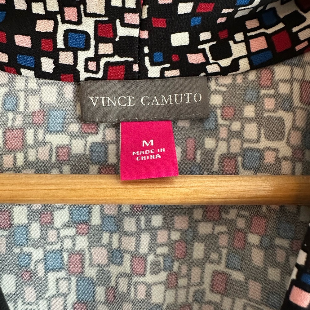 Vince Camuto Sleeveless Blouse, Geometric Print, V-neck, Women’s Size M - Picture 3 of 10